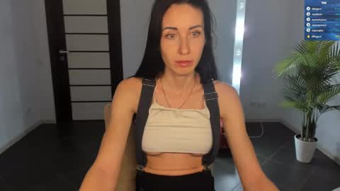 Snapshot of nikamiles chatting on 01/02/25, 11:20 Nika online show from 01/02/25, 11:20