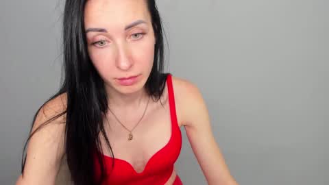 Snapshot of nikamiles chatting on 01/10/25, 07:11 Nika online show from 01/10/25, 07:11