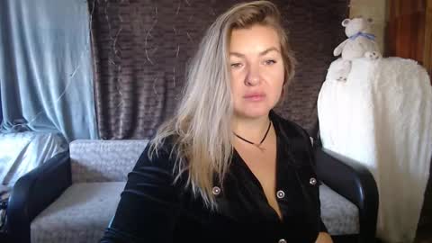 Snapshot of nikaskylink chatting on 10/08/25, 04:21 Nika online show from 10/08/25, 04:21