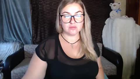 Snapshot of nikaskylink chatting on 10/21/25, 04:35 Nika online show from 10/21/25, 04:35