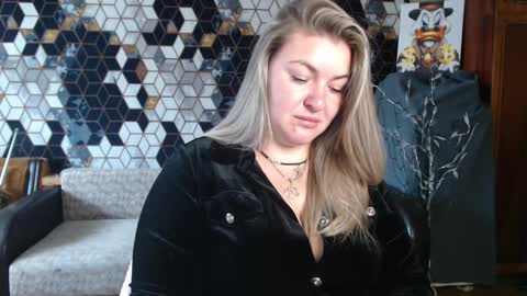 Snapshot of nikaskylink chatting on 04/10/26, 05:23 Nika online show from 04/10/26, 05:23