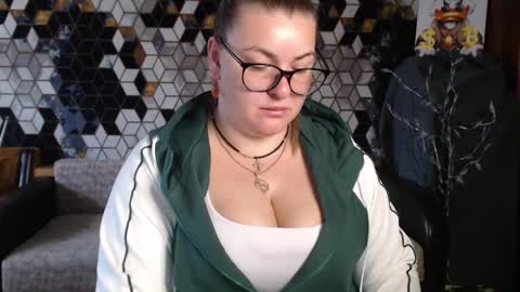 Snapshot of nikaskylink chatting on 04/14/26, 05:13 Nika online show from 04/14/26, 05:13