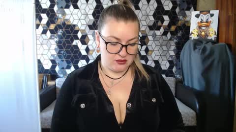 Snapshot of nikaskylink chatting on 05/06/26, 05:14 Nika online show from 05/06/26, 05:14