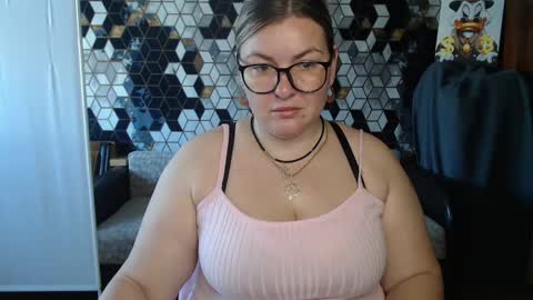 Snapshot of nikaskylink chatting on 05/08/26, 05:02 Nika online show from 05/08/26, 05:02