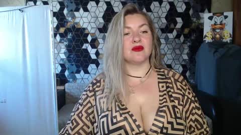 Snapshot of nikaskylink chatting on 05/20/26, 05:13 Nika online show from 05/20/26, 05:13