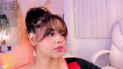 NIKA online show from 10/28/25, 12:14