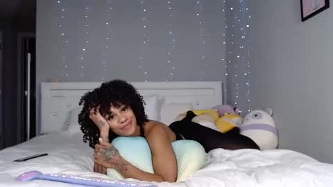 nikayasworld online show from 10/28/25, 01:20