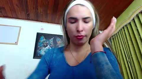 Snapshot of niki_1998 chatting on 01/08/25, 03:08 Natalia online show from 01/08/25, 03:08
