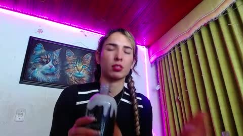 Snapshot of niki_1998 chatting on 02/05/25, 03:02 Natalia online show from 02/05/25, 03:02