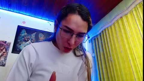 Snapshot of niki_1998 chatting on 02/27/25, 09:47 Natalia online show from 02/27/25, 09:47