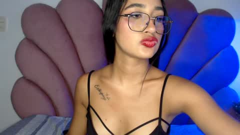Snapshot of nikibrice chatting on 02/07/25, 10:20 online show from 02/07/25, 10:20