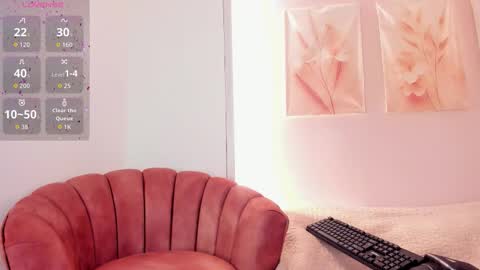 Snapshot of nikibrice chatting on 09/08/25, 07:13 online show from 09/08/25, 07:13
