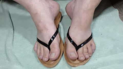 nikisissyfeet online show from 05/17/26, 01:25