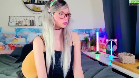 Snapshot of nikki_goldberg chatting on 12/29/24, 07:39 Kitty Chatte online show from 12/29/24, 07:39