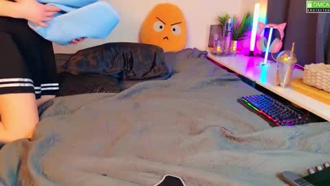 Snapshot of nikki_goldberg chatting on 02/04/25, 11:59 Kitty Chatte online show from 02/04/25, 11:59