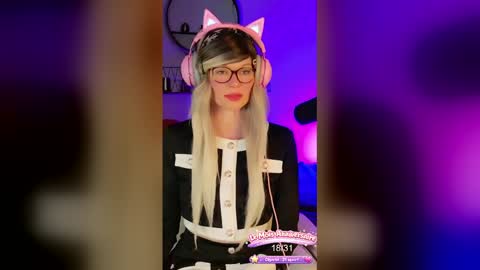 Kitty Chatte online show from 04/22/26, 11:34