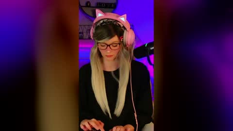 Kitty Chatte online show from 05/13/26, 01:19