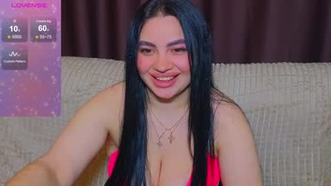 Snapshot of nikki_kardashian chatting on 03/07/25, 10:32 Nikki Kardashian online show from 03/07/25, 10:32