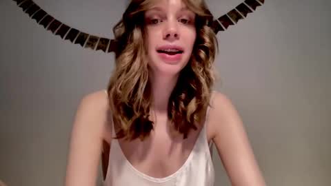 Nikki online show from 12/27/24, 10:12