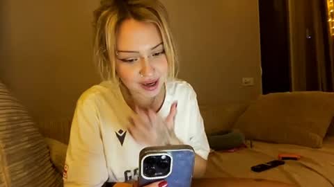 Snapshot of nikki_whatever chatting on 12/24/24, 11:11 nicolette online show from 12/24/24, 11:11