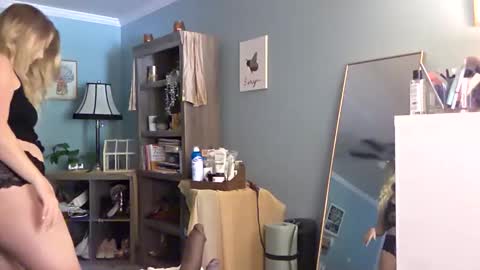 nikkib653466 online show from 05/11/26, 06:27