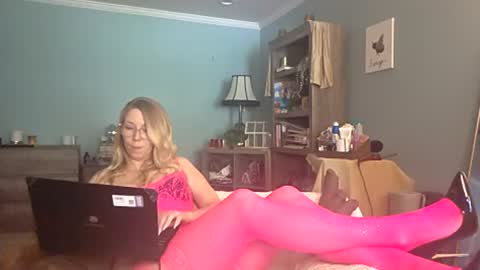nikkib653466 online show from 07/08/26, 06:23