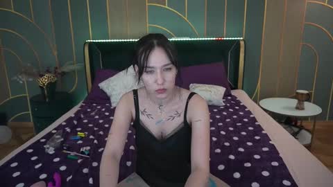 Nikki online show from 02/09/25, 04:07
