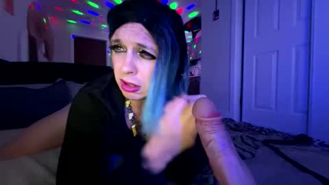 Snapshot of nikkineverlands chatting on 04/15/26, 02:51 Nikki Neverland online show from 04/15/26, 02:51