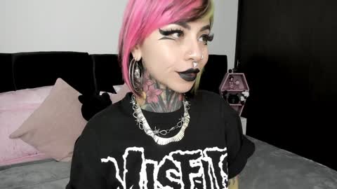 Nikki Ramone   online show from 12/24/24, 09:06