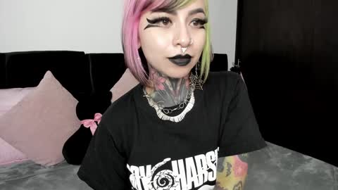 Nikki Ramone   online show from 01/24/25, 03:02