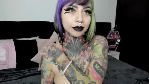 Nikki Ramone   online show from 02/14/25, 09:24