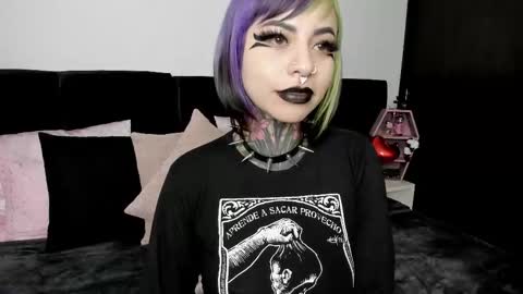 Nikki Ramone   online show from 02/15/25, 05:09