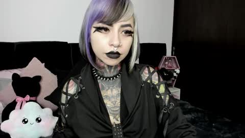 Nikki Ramone   online show from 03/07/25, 02:36