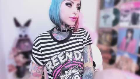 Nikki Ramone   online show from 10/28/25, 09:39