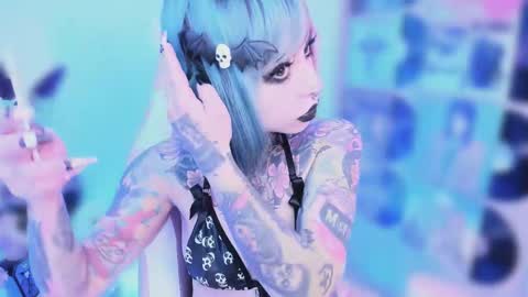 Nikki Ramone   online show from 11/01/25, 01:18