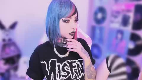 Nikki Ramone   online show from 11/10/25, 10:31