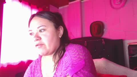 Snapshot of nikkirous_ chatting on 06/18/26, 02:32 Nikkirous online show from 06/18/26, 02:32