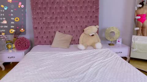 Snapshot of nikkivelvets chatting on 07/13/26, 02:09 NikkiVelvets online show from 07/13/26, 02:09