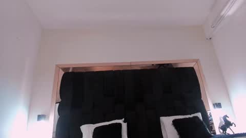     online show from 03/02/25, 03:59