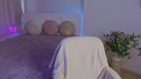 Snapshot of nikkyy_reed chatting on 06/30/26, 05:41 Nikky online show from 06/30/26, 05:41