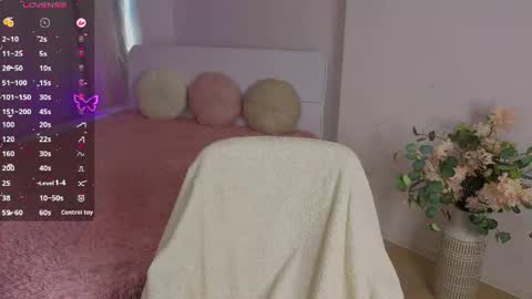 Snapshot of nikkyy_reed chatting on 07/11/26, 06:05 Nikky online show from 07/11/26, 06:05