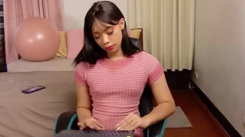 Niko Lynn online show from 10/22/25, 04:13