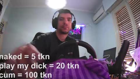 Snapshot of nikolasgames chatting on 05/10/26, 10:42 nikolasgames online show from 05/10/26, 10:42
