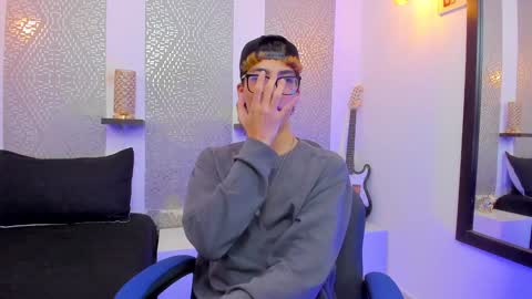    online show from 01/03/25, 07:06