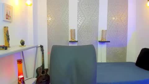    online show from 12/17/25, 04:29