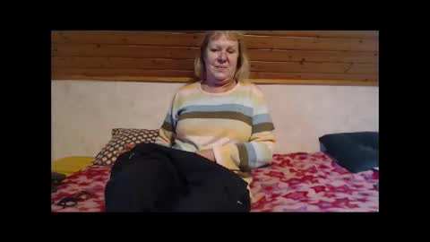 Nikole1 online show from 12/17/25, 10:43