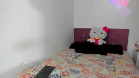 Snapshot of nikoleevanss chatting on 01/14/26, 02:28 Nikole online show from 01/14/26, 02:28