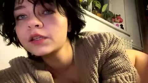 Snapshot of nikoli_naw chatting on 01/19/25, 08:19 nikoli_naw online show from 01/19/25, 08:19