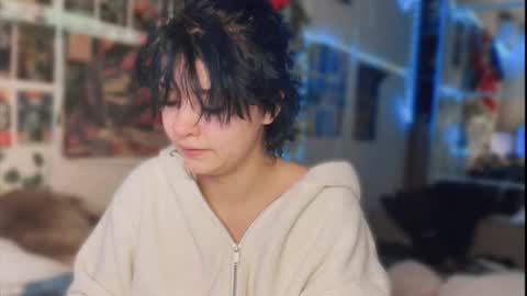 Snapshot of nikoli_naw chatting on 10/19/25, 12:33 nikoli_naw online show from 10/19/25, 12:33