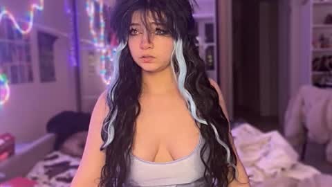 Snapshot of nikoli_naw chatting on 10/26/25, 02:12 nikoli_naw online show from 10/26/25, 02:12